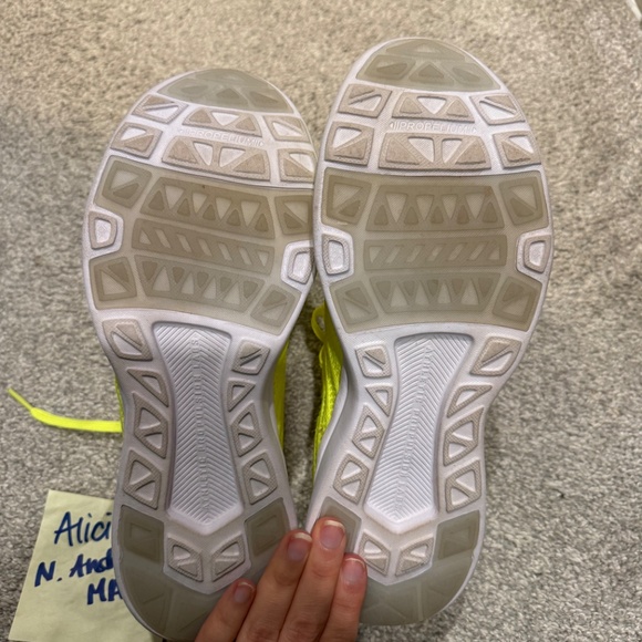 APL Techloom Sneakers HTF Color (size 7.5 women's) - Picture 7 of 7